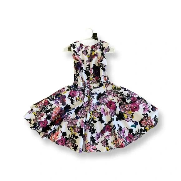 Bebe Flower Dress - Picture 2 of 4